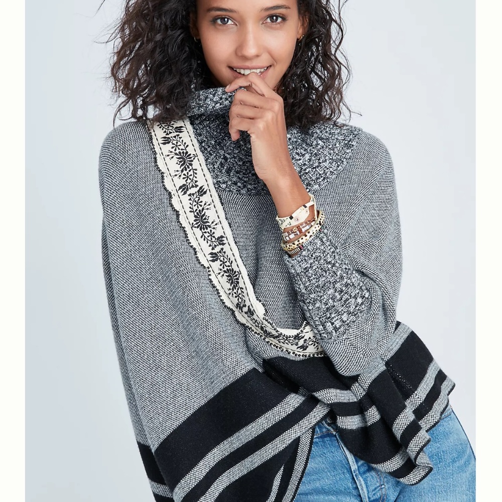 Anthropologie Jeusha Poncho Sweater. NWOT. Retail 138‎